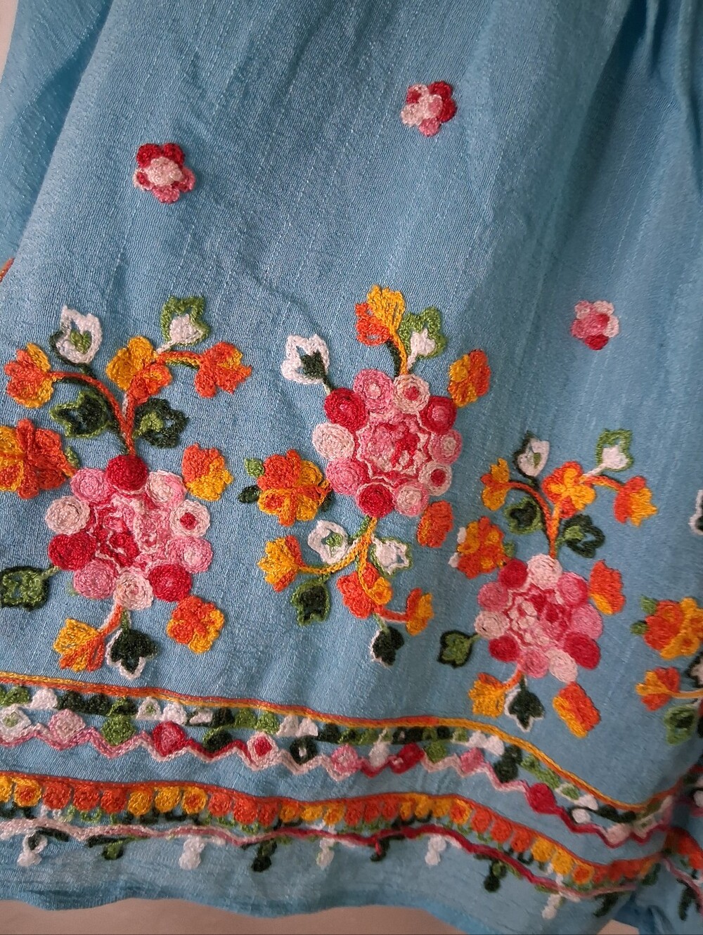 Figueroa & Flower Encrusted Floral Embroidered Pintuck Women's Blouse Blue PXL - Picture 2 of 7